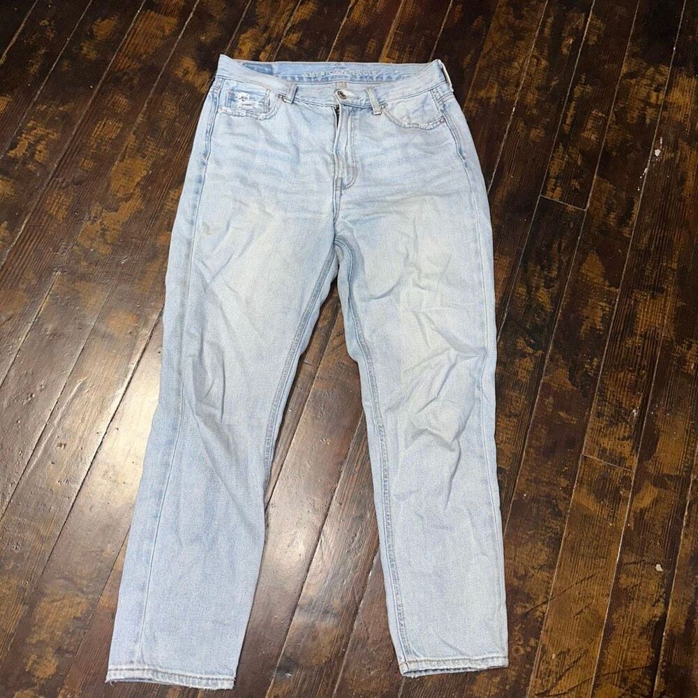 American Eagle distressed size 6 normcore mom jeans